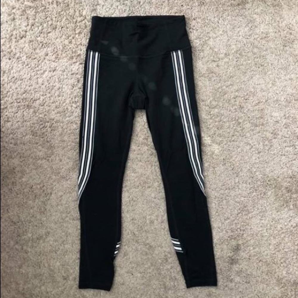 Athleta salutation leggings